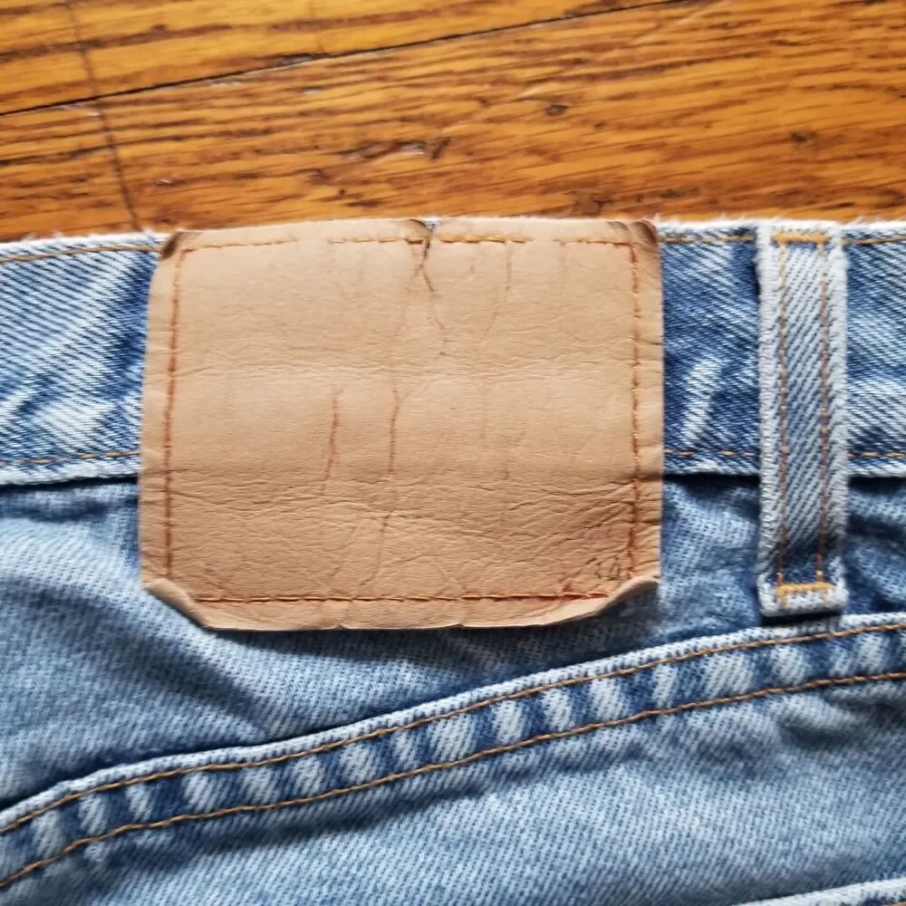 Vintage Levi's 505 Regular Fit Men's 36x32 Light Wash Blue Denim Jeans